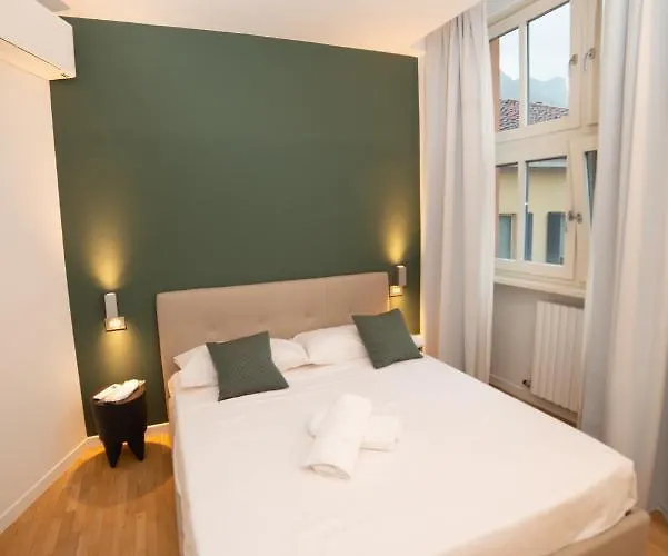 Little Marina - East Side - Front Malgrate