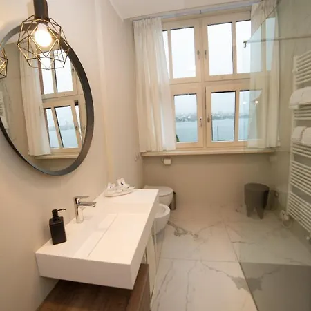 Little Marina Apartament *