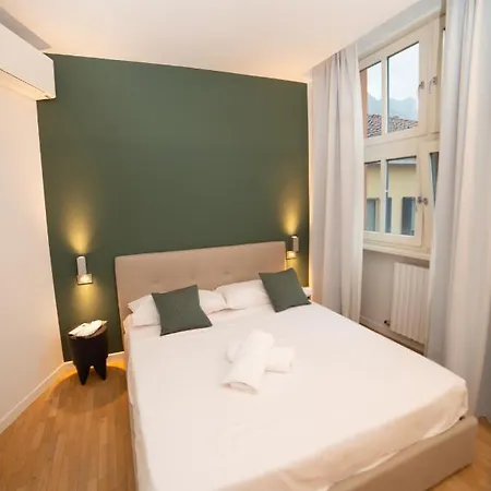 Little Marina Malgrate