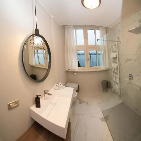 Little Marina Apartament *