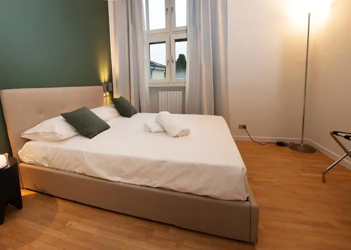 Little Marina - East Side - Front Daire Malgrate