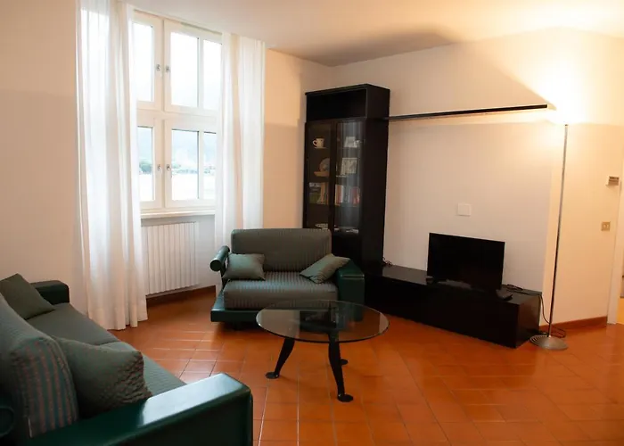 Little Marina - East Side - Front