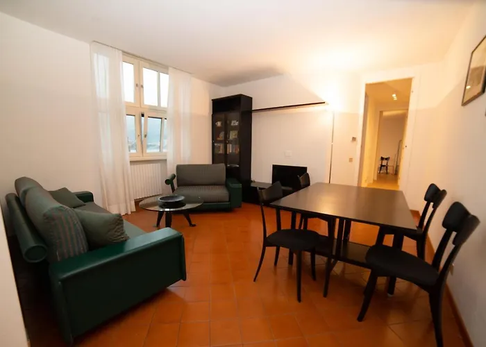 Little Marina - East Side - Front