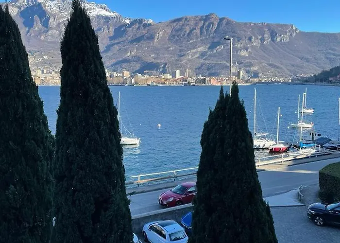 Little Marina - East Side - Front Apartment Malgrate