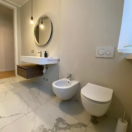 Little Marina Apartment Malgrate